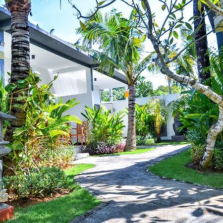 Palm Garden Bali Hotel Нуса Дуа Екстериор снимка