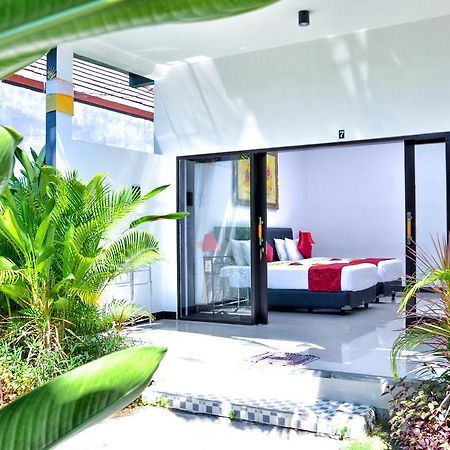 Palm Garden Bali Hotel Нуса Дуа Екстериор снимка