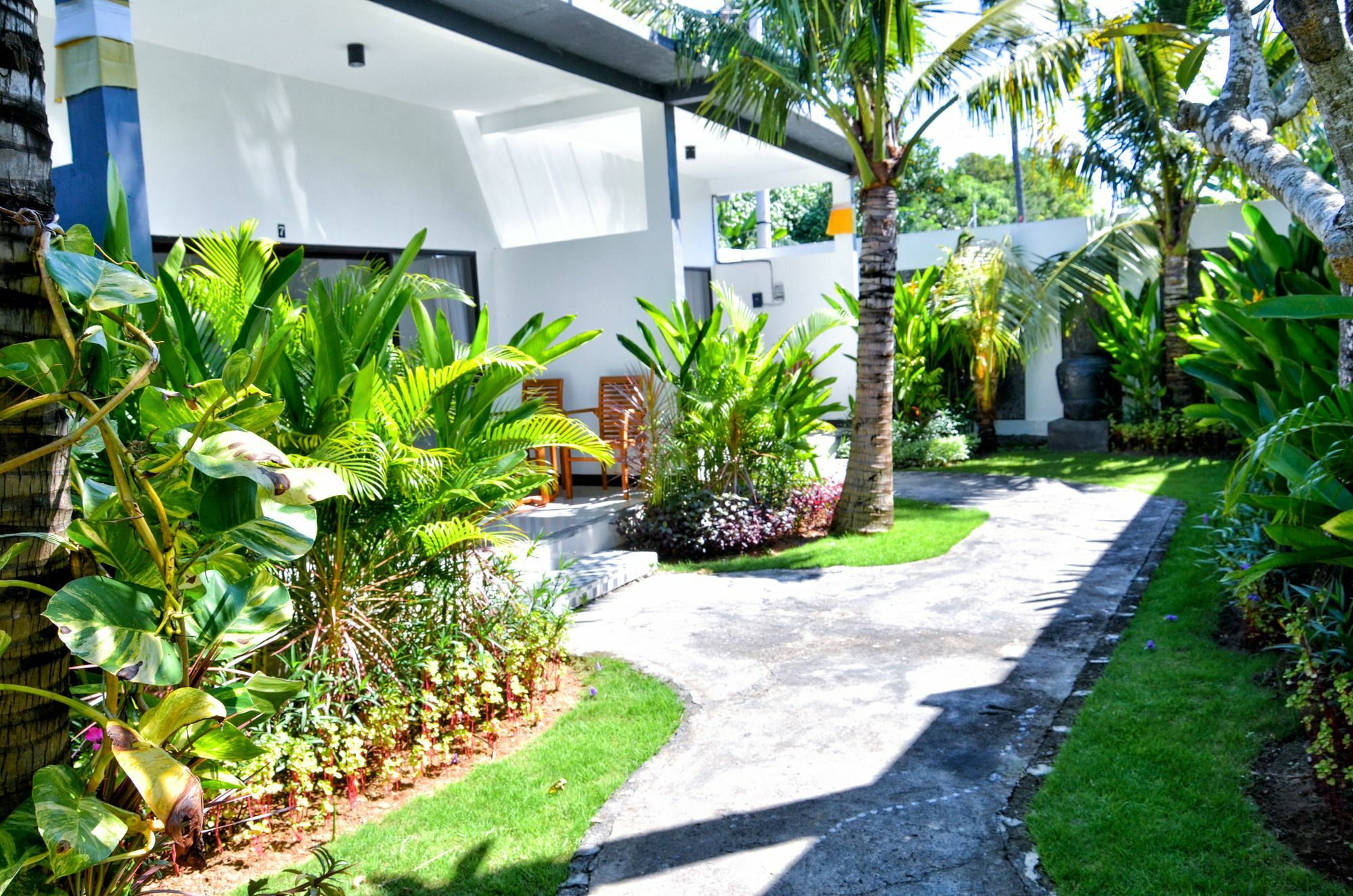 Palm Garden Bali Hotel Нуса Дуа Екстериор снимка